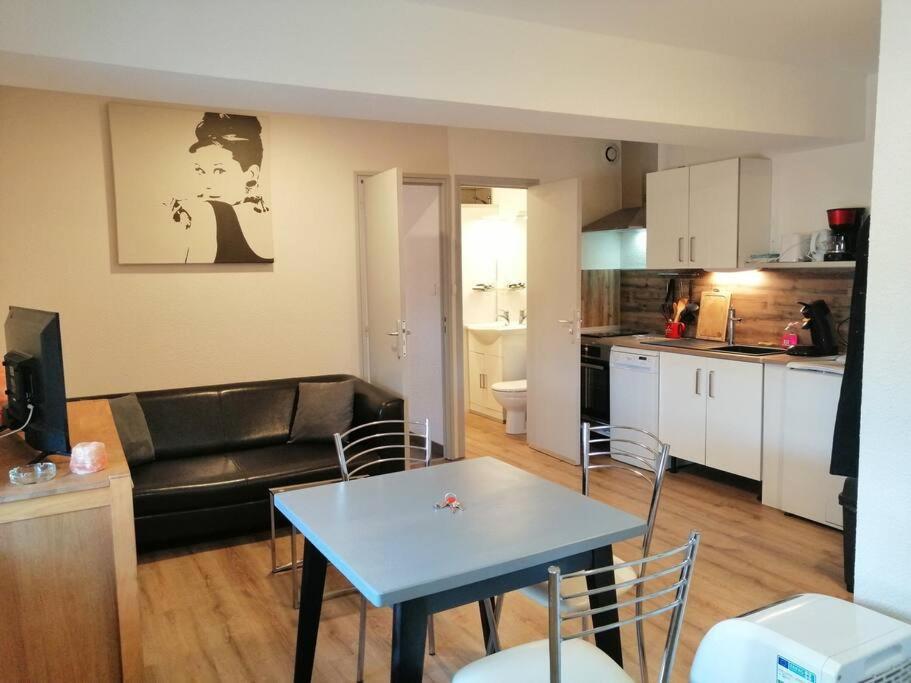Joyeuse, Superbe Appartement D'Environs 30M2. Esterno foto